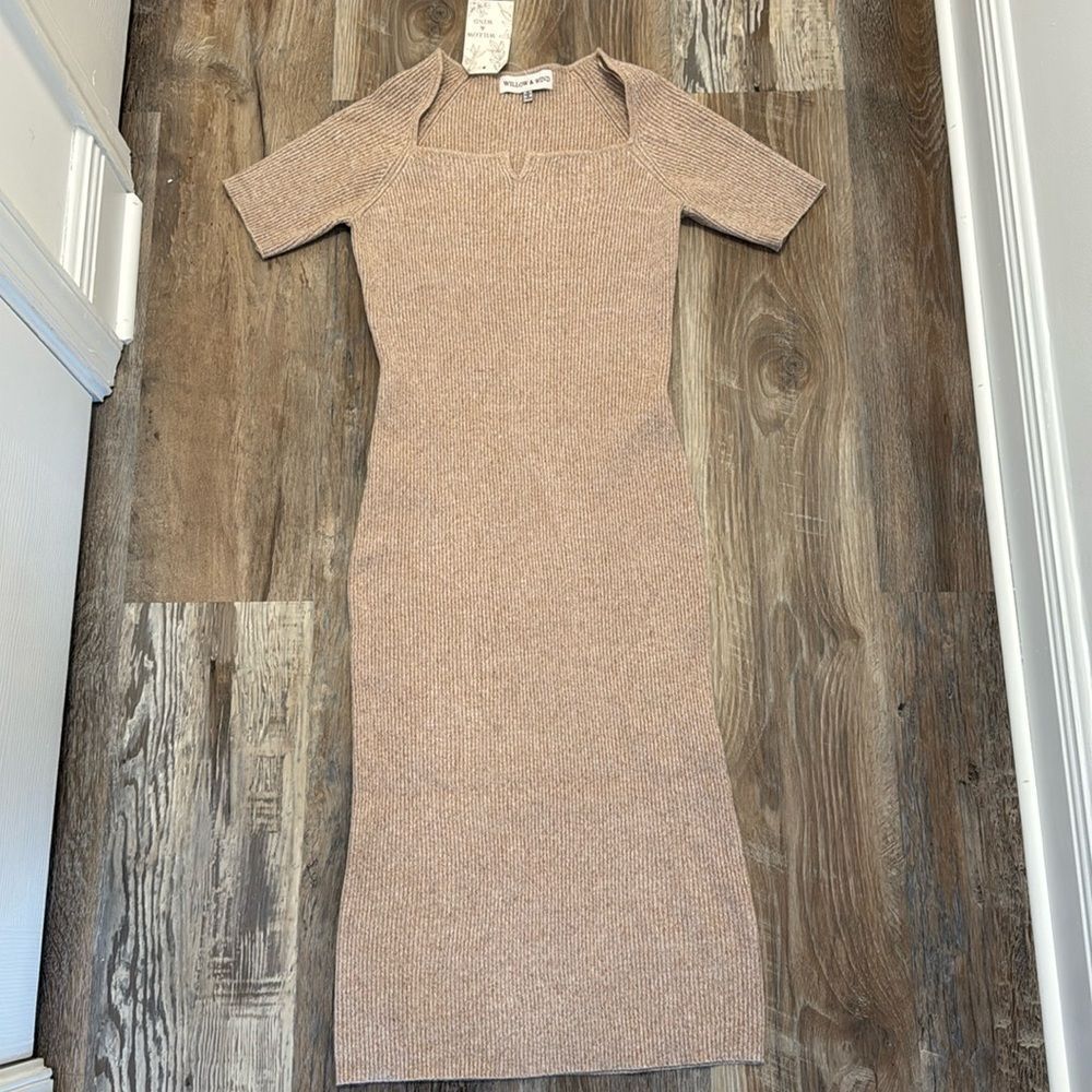 Willow & Wind Beige Short Sleeve Bodycon Dress Knit Elastic